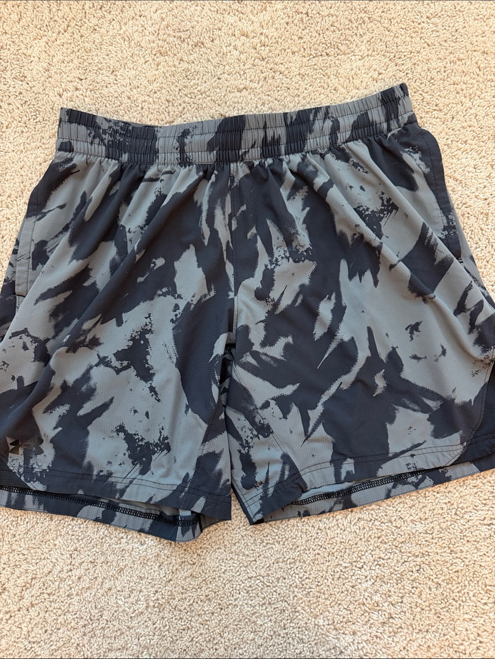 Under Armour Men's Black and Gray Printed Athletic Shorts